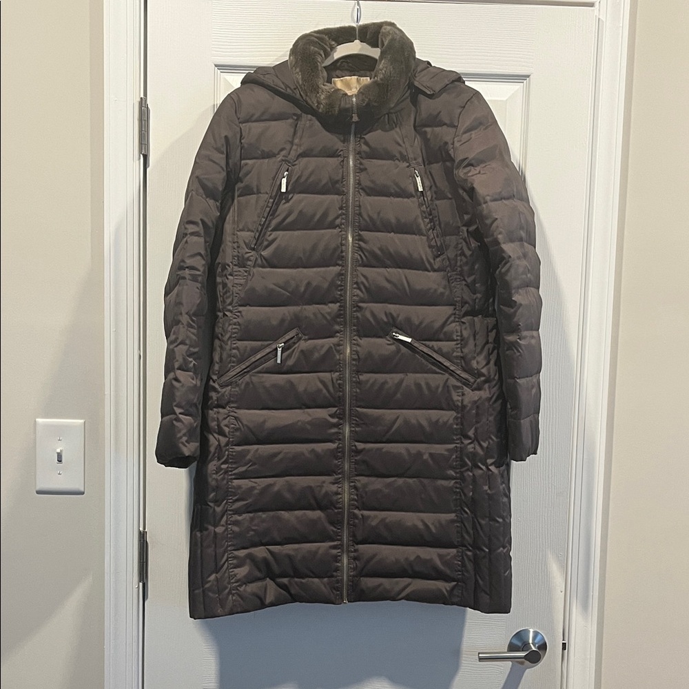 MICHAEL Michael Kors  Light Brown Puffer coat with Hood.  50% Down Filled Size M